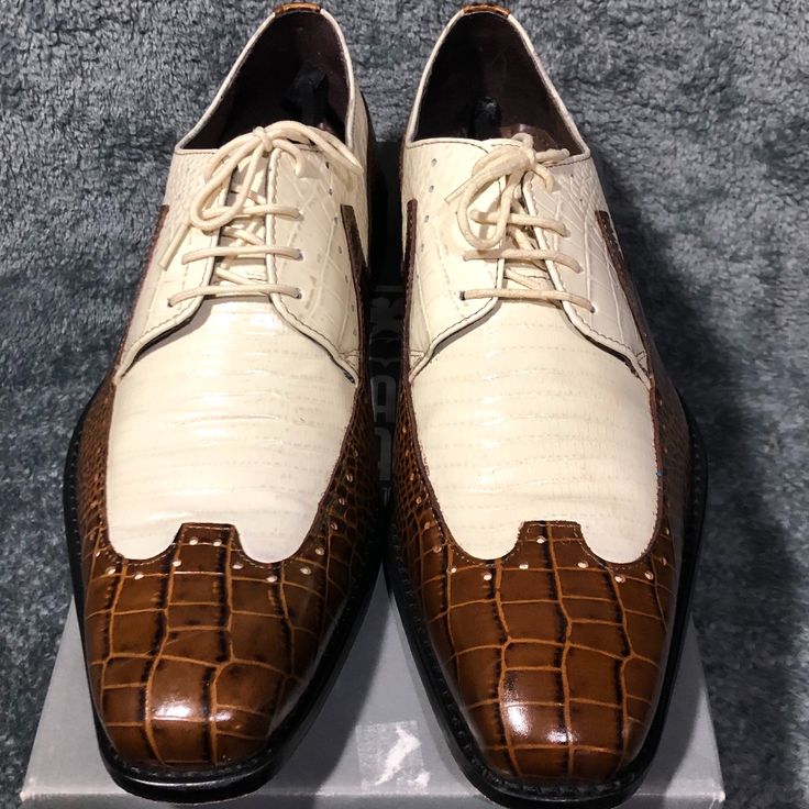 Brand New Men's "Stacy Adams" Portello Dress Shoes In The Original Box Luxury Slip-on Men's Shoes With Pointed Toe, Luxury Men's Slip-on Shoes With Round Toe, White Pointed Toe Oxfords For Business, White Pointed Toe Oxfords For Formal Occasions, Formal White Pointed Toe Oxfords, White Round Toe Oxfords For Formal Occasions, Fitted White Oxfords With Almond Toe, White Leather Formal Shoes With Pointed Toe, White Leather Pointed Toe Shoes For Formal Occasions