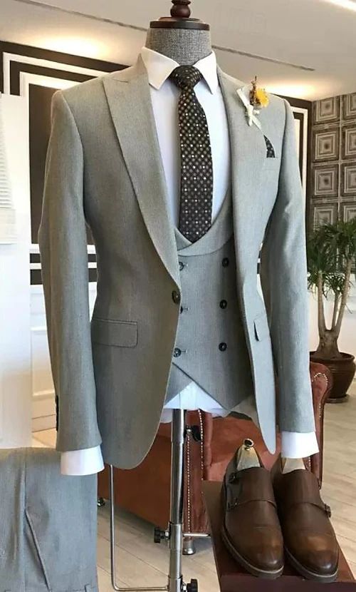 Green Tailored Three-piece Suit For Formal Occasions, Green Three-piece Suit With Notch Lapel And Slim Fit, Green Semi-formal Suits With Welt Pockets, Classic Green Three-piece Suit With Notch Lapel, Green Slim Fit Three-piece Suit With Notch Lapel, Prom For Guys, Prom Suits For Men, Cheap Suits, Suits Wedding