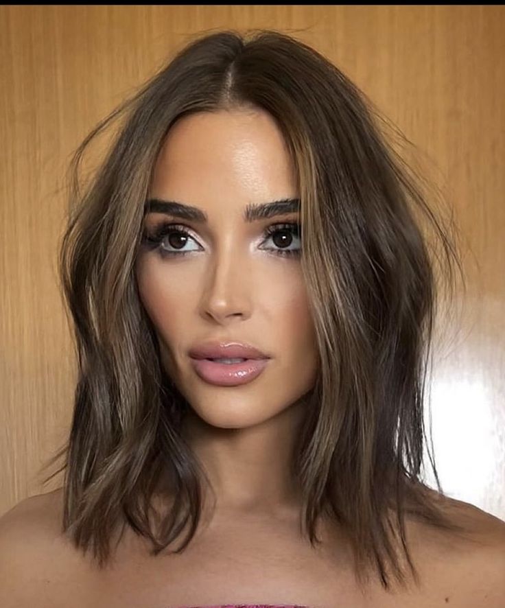 Rambut Brunette, Brown Hair Inspo, Brunette Hair With Highlights, Short Brown Hair, Brunette Balayage Hair, Brown Hair Balayage, Olivia Culpo, Balayage Brunette, Penteado Cabelo Curto