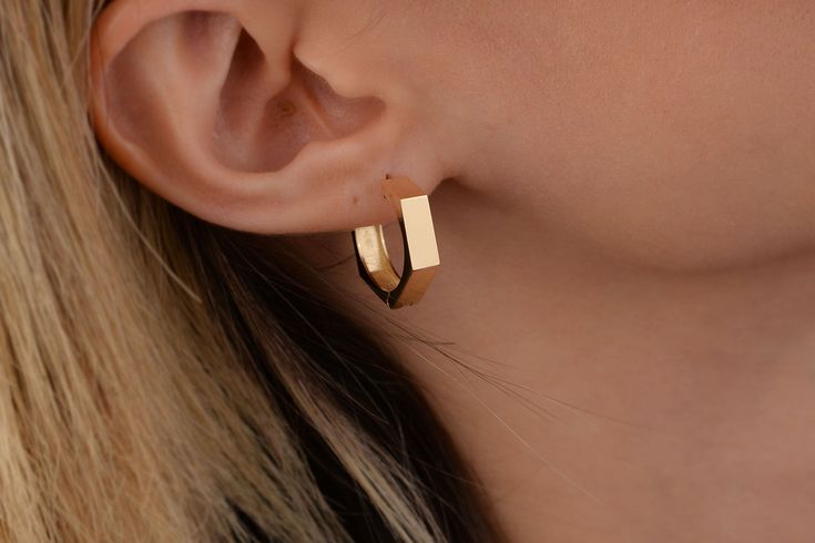 Our hexagon hoop earring is 14k solid gold. It will accompany you every day and everywhere with its minimalist and classy style. This gold hexagon hoop fits your all outfit and you don't feel any irritation thanks to its comfort when you use it. If you think of it as a gift, you can make happy your loved ones on mother's day, birthdays, valentine's day, anniversaries, or graduations. 🎁 If you want you can add a gift note for your loved ones. It arrives in a special jewelry gift box. ✨ We respon Thick Gold Hoops, Gold Hoop Earring, Earring Gift, Classy Style, Special Jewelry, Stunning Earrings, Geometric Earrings, Gold Hoop, Gold Earrings Studs