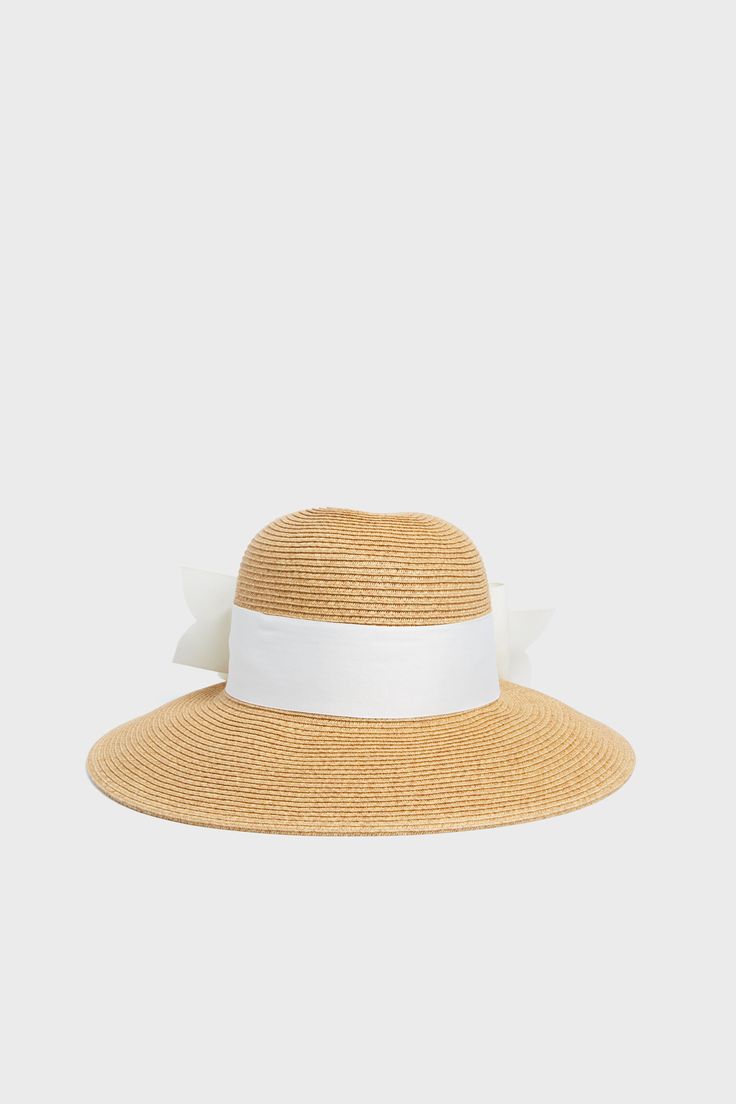 Exclusive Cream Packable Wide Bow Sunhat Sunhat Outfit, White Jeans Summer, Outfits For Women Over 50, Summer Outfits For Women, Jeans Summer, Classic Feminine, Jeans Outfit Summer, Over 60 Fashion, Sweet Summertime