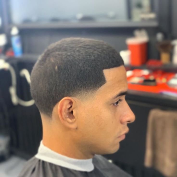 Buzz Cut With Taper Fade, Taper Fade Buzz Cut, Buzz Cut Taper Fade, Batman Haircut, Blowout Taper Fade, Travis Scott Outfits, Ootd Ngampus, Taper Fade Short Hair, Men Fade Haircut Short