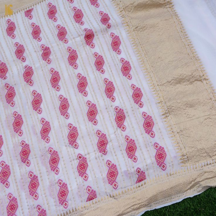 An exclusive saree from Khinkhwab. Add a dash of your favorite color to your ethnic look with this beautiful Banarasi saree from our dyeable georgette collection. The Saree is made of pure Georgette. Contact us for color and customization. White Chanderi Pre-draped Saree With Zari Work, Traditional Off White Chanderi Pre-draped Saree, Festival Georgette Pre-draped Saree With Border, White Art Silk Pre-draped Saree For Festivals, Traditional White Chanderi Pre-draped Saree, Traditional White Pre-draped Saree With Zari Work, White Pre-draped Saree With Zari Weaving For Festivals, White Tussar Silk Pre-draped Saree For Diwali, Traditional White Silk Sharara