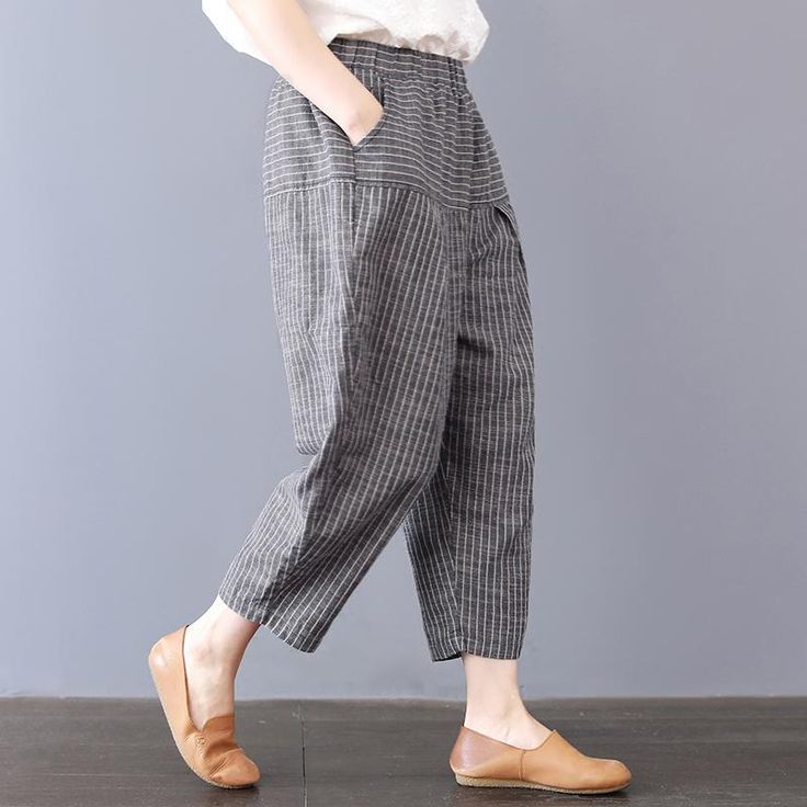 Item Code:1337859866728Item Type：Women PantsMaterial: CottonSeason: Spring,Summer,AutumnStyle: CasualPattern: StripeLength: Calf-lengthWaist: NaturalPopular Elements:Pockets,Elastic WaistCombination: Single-PieceColor: GraySize:Free Size One Size Fit S/M(Fit for EU 36-40,US6-10,UK8-14,AU8-14,NZ8-14)Length: 80.00 cm/ 31.50 "Hip: 126.00 cm/ 49.61 "Thigh 74.00 cm/ 29.13 "Waist: 72.00 cm/ 28.35 "Leg Opening: 36.00 cm/ 14.17 "Calf 52.00 cm/ 20.47 "Waist: 108.00 cm/ 42.52 "The model height:162cm,weigh Loose Linen Pants, Retro Pants, Linen Pant, Pants Loose, Linen Casual, Tapered Trousers, Linen Pants Women, Colored Pants, Women Pants