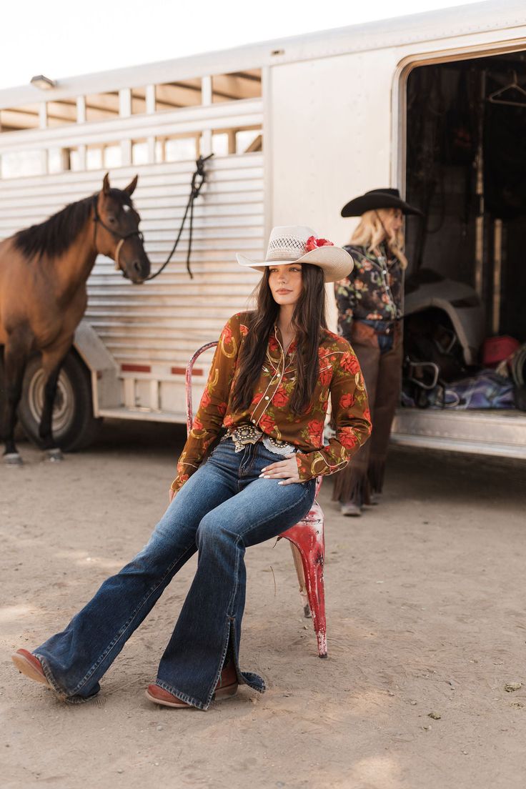 Alternative Cowboy Aesthetic, 70s Western Aesthetic, 1970s Cowboy, 70s Cowgirl, Western Chic Outfits, Cowboy Disco, Cowgirl Fits, Punchy Outfits, Country Western Outfits