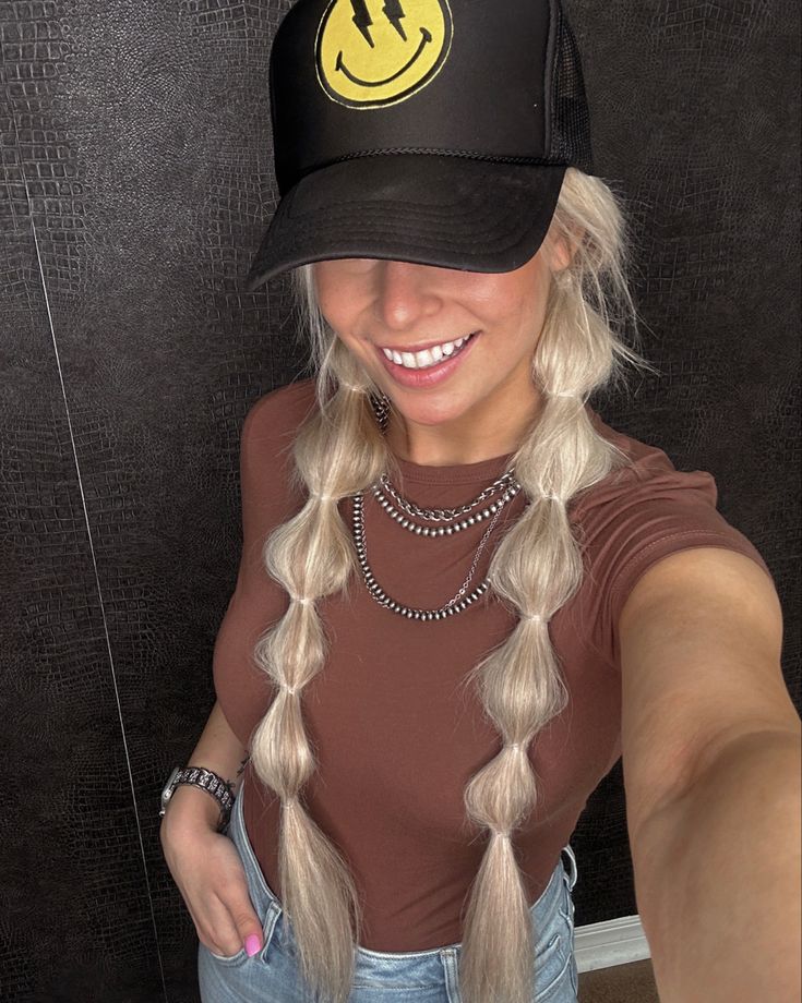 Cute Visor Hairstyles For Work, Hay Hair Styles, Hairstyle With Trucker Hat, Hairstyles In Hats, Hair Styles With Trucker Hat, River Hairstyles With Hat, Fishing Hairstyles With Hat, Baseball Game Hairstyles With Hat, Hair With Ball Cap