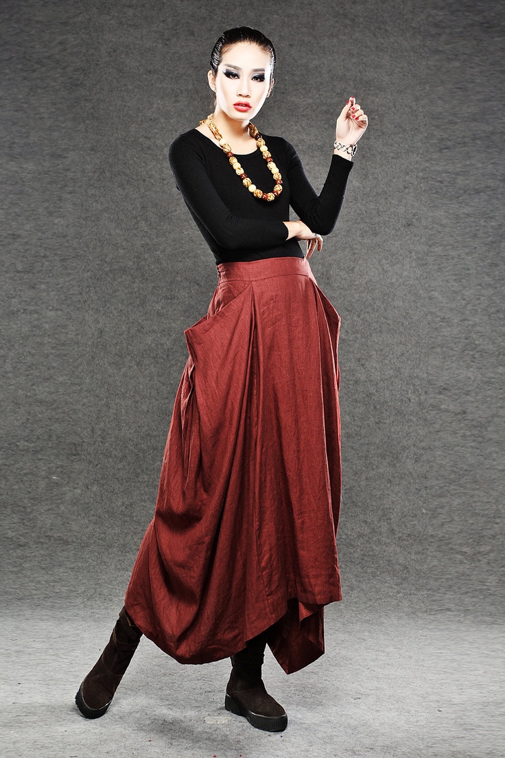 Maxi skirt Long skirt in red  linen skirts. $59.00, via Etsy. Winter Skirt Fashion, Linen Maxi Skirt, Comfortable Skirts, Chic Scarves, Belle Silhouette, Trendy Skirts, Mode Boho, Winter Mode, Winter Skirt