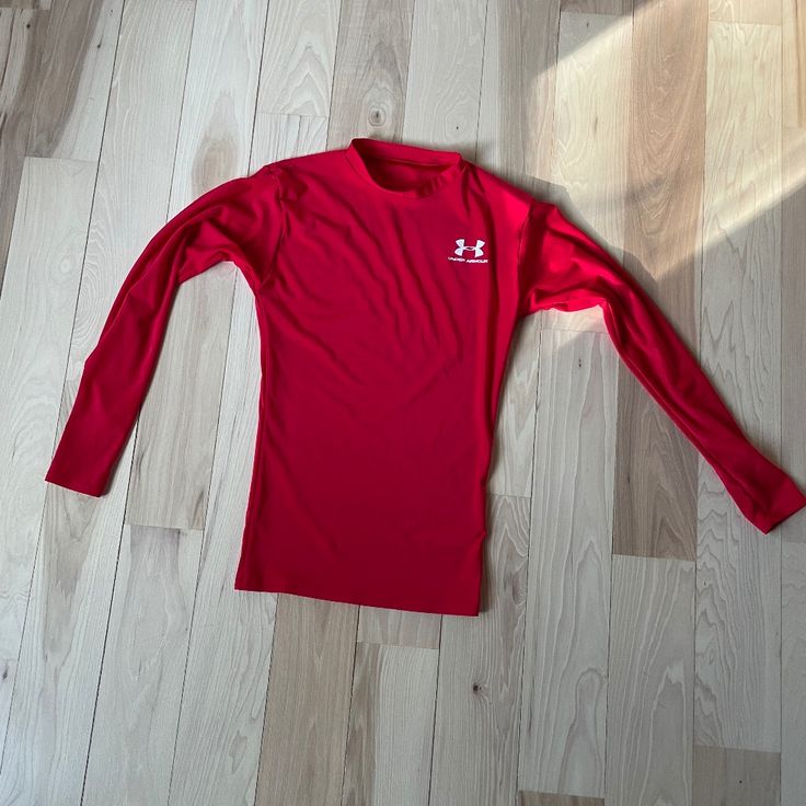 Under Armor Thermal Top Never Worn But No Tags- Size Small Spiderman Compression Shirt, Under Armor Outfit, Fire Shoes, Western Fits, Casual Country Outfits, Real Christmas, Red Jersey, Christmas Clothes, Xmas List