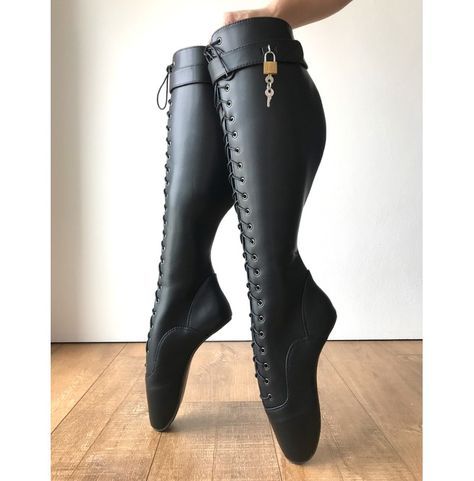 Ballet Boots, Ballet Heels, Classic Style Women, Pointed Toe Shoes, Crazy Shoes, Cool Boots, Mid Calf Boots, Thigh High Boots, Boot Shoes Women