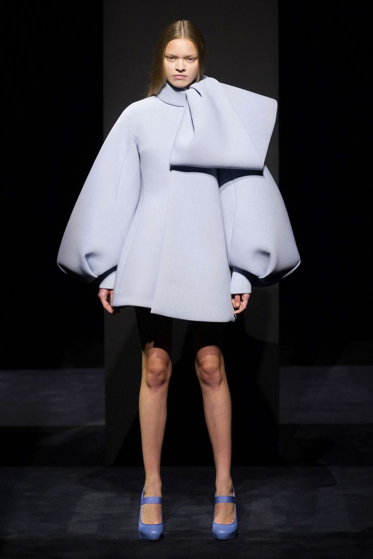 Dice Kayek, Couture 2014, Fashion Runway Show, Sculptural Fashion, Milano Fashion Week, Puffy Sleeves, Fall 2014, Couture Collection, Fashion Details