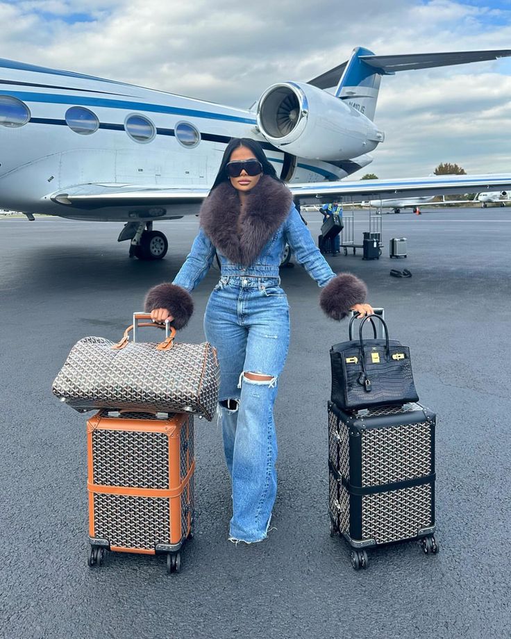 Jetsetter Aesthetic, Luxury Black Women Lifestyle, Boujee Fashion, Luxury Lifestyle Girly, Wealthy Lifestyle, Wealthy Women, Fashion Baby Girl Outfits, Luxury Lifestyle Women, Luxury Aesthetic