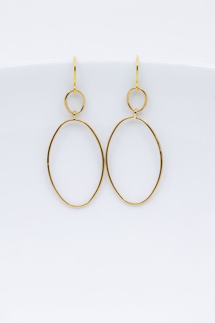 Elegant gold-plated teardrop earrings. A great eye-catcher! Product details: Size: approx. 5.5 cm x 2 cm Material: brass, gold plated Scope of delivery: 1 pair (2 pieces) The earrings are delivered in a pretty jewelry box. Gold Drop Hoop Earrings In 14k, Gold-tone Teardrop Hoop Earrings Gold Plated, Gold-tone Teardrop Gold Plated Hoop Earrings, Gold Linear Earrings With Ear Wire In 14k Gold, Modern Gold Teardrop Linear Earrings, Gold-tone Teardrop Pierced Earrings, Gold Plated Teardrop Linear Earrings, Gold Plated Teardrop Linear Earrings For Pierced Ears, 14k Yellow Gold Filled Drop Earrings