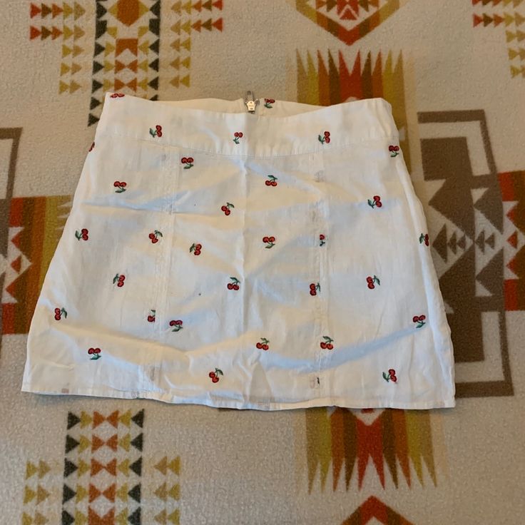 - Brand New, Selling Because It Was Too Small - Size Small - From Forever21 Cheap Cotton Mini Skirt By Forever 21, Cute White Cotton Skirt, Cute Cotton Mini Skirt, Cute Cotton Mini Skort, Cute Fitted Cotton Skirt, Cute Cotton Skort With Lined Skirt, Cute Cotton Summer Skort, Cute Cotton Skort For Summer, Cute Cotton Skort For Spring