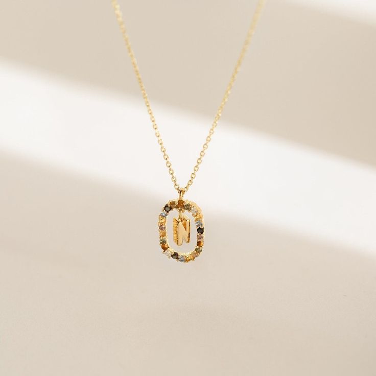 It's amazing how simply adding a bit more color to our look can make us feel more positive. Our Rainbow Initial Necklace was designed to brighten up your look (and brighten up your day)! The colorful, sparkling diamonds studded around your personalized initial is symbolic, reminding you that you're one-of-a-kind and to allow your soul to shine ✨ This letter necklace is the perfect gift for your best friend or bridesmaids, and for any occasion. Material: High Quality Solid 925 Sterling Silver Fin Caitlyn Minimalist, Double Earrings, Dainty Diamond Necklace, Rainbow Gemstones, For Your Best Friend, Initial Pendant Necklace, Tiny Earrings, Initial Jewelry, Station Necklace