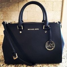 Sac Michael Kors, Outlet Michael Kors, Rich Clothes, Michael Kors Selma, Cheap Michael Kors, Michael Kors Handbag, Michael Kors Outlet, Michael Kors Purse, Lv Handbags