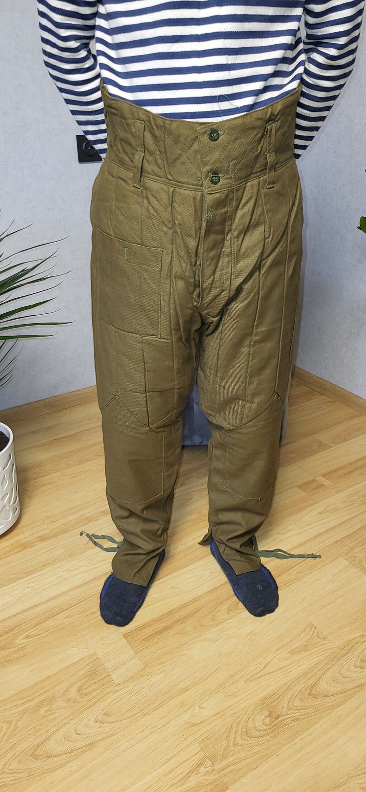 Military winter cotton pants Red Army USSR. Military Style Cotton Parachute Pants, Cotton Full-length Parachute Pants For Outdoor, Cotton Full Length Parachute Pants For Outdoor, Outdoor Full Length Cotton Parachute Pants, Military Style Baggy Cotton Parachute Pants, Winter Baggy Straight Leg Parachute Pants, Baggy Military Cotton Pants, Baggy Cotton Military Pants, Baggy Military Style Cotton Pants