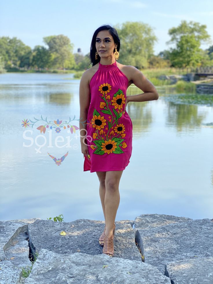 -This Beautiful Floral embroidered Dress is the perfect dress to add to your wardrobe. Its cute enough to dress up for a party or even just wear it to a picnic. -It's lightweight, handmade out of cotton and has embroidered sunflowers on it. **More colors available here: https://www.etsy.com/es/listing/839953944/vestido-halter-girasoles-vestido?ref=listing_published_alert Fitted Sleeveless Embroidered Sundress, Embroidered Fitted Beach Sundress, Summer Beach Dress With Floral Applique, Fitted Embroidered Beach Sundress, Embroidered Fitted Sundress For Beach, Pink Embroidered Floral Applique Dress For Summer, Pink Summer Embroidered Dress With Floral Applique, Fitted Embroidered Sundress For Beach, Summer Dresses With Multicolor Embroidery And Floral Applique