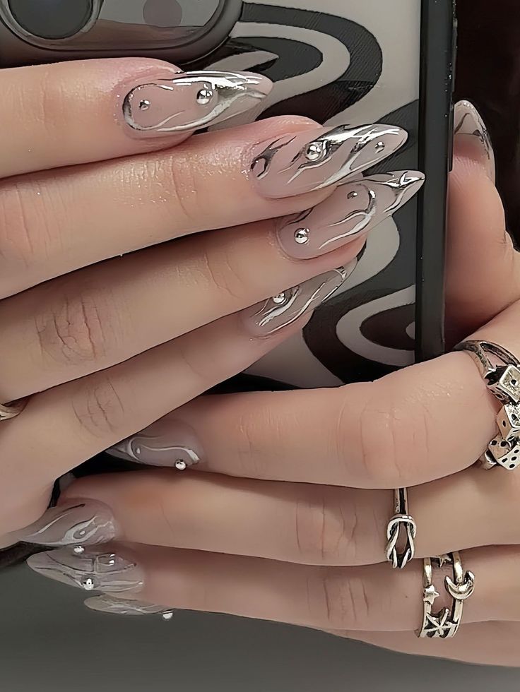 Tato Grunge, Paznokcie Hello Kitty, Chrome Nails Designs, Purple Nail, Blue Nail, Stick On Nails, Silver Nails, Nailed It, روتين العناية بالبشرة