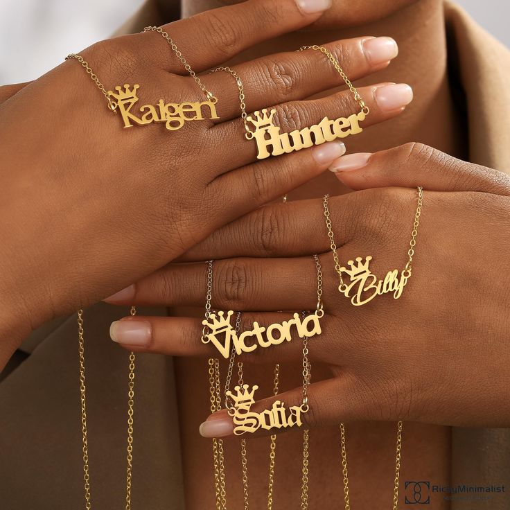 Add a crown to your lover on the necklace pendant (custom crown necklace Personalized Elegance Crafted Just for You ✨ We provide font effect preview, you can select your favorite font through the website to browse the approximate effect. Font preview website: https://www.Rickyminimalist.site/ (Feel free to message me with any questions!) Welcome to {RickyMinimalists}, where every necklace is a unique creation,  designed with care and passion. I believe that true craftsmanship is not just about s Custom Crown, Crown Necklace, Favorite Fonts, Custom Name Necklace, Birthday Gift For Her, Necklace Personalized, Custom Necklace, Beautiful Gift Boxes, Personalized Necklace