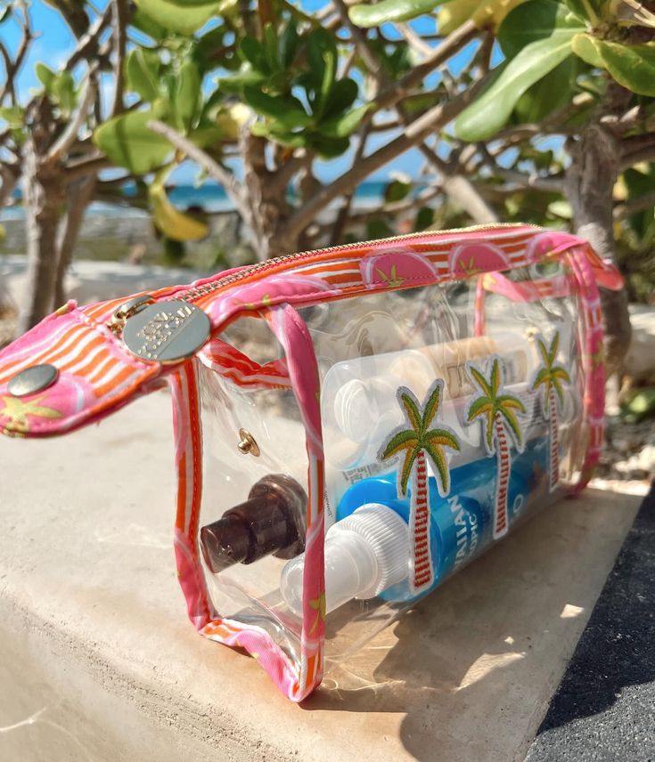 this palm tree 🌴 snap clear pouch is the perfect travel accessory!! #kenzkustomz #taptoshop #kenzkustomz Tree Snap, Pink Palm Tree, Clear Pouch, Kimono Sweater, Beach Essentials, Paper Goods, Beautiful Artwork, Palm Tree, Beanie Hats