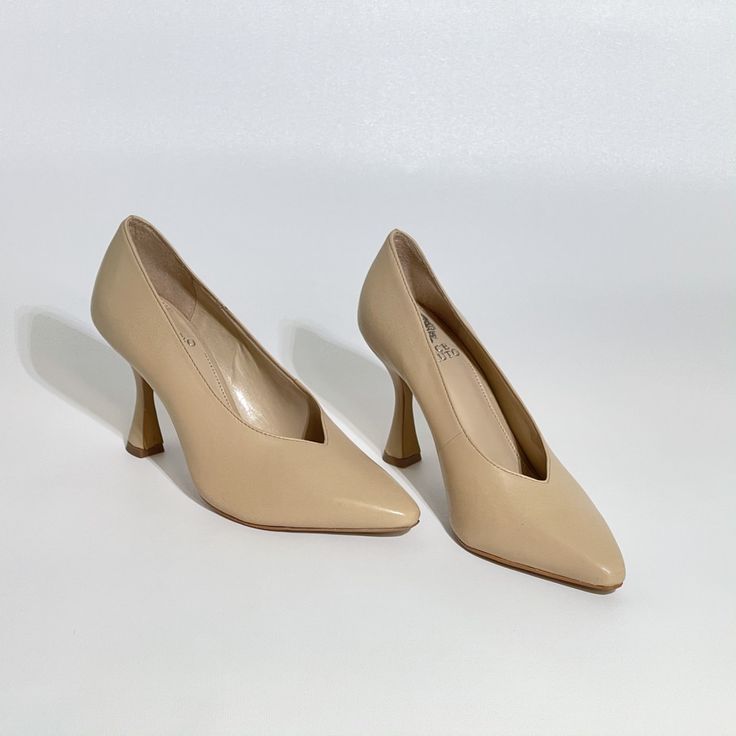 Brand New Without Box Vince Camuto Ishani Pointed Toe Pump Shoe Size: 6m Approx. 3” Heel Leather Upper/Synthetic Lining And Sole Color/Material: Buff/Baby Sheep Beige Pointed Toe Court Shoes With 4-inch Heel, Beige Court Shoes With 4-inch Heel For Work, Classic Beige Closed Toe Court Shoes, Summer Beige Pointed Toe Court Shoes, Beige Closed Toe Court Shoes With Padded Heel, Classic Beige Heels With 4-inch Heel, Classic Beige Almond Toe Court Shoes, Beige Pointed Toe Court Shoes With Branded Insole, Beige Round Toe Heels With Branded Heel Counter