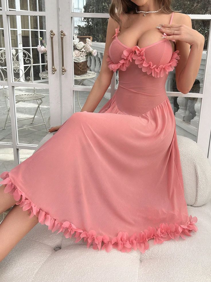 Rosa vieja  Collar sin mangas Tela tejida Liso Vestido Slip Embellished Estiramiento medio Todo Pink Sleepwear Aesthetic, Silk Dress Nightwear, Dusty Pink Clothes, Honeymoon Outfits Night, Pyjamas Dress, Dress Pyjamas, Elegant Lounge Wear, Night Dress Sleep, Bed Dress