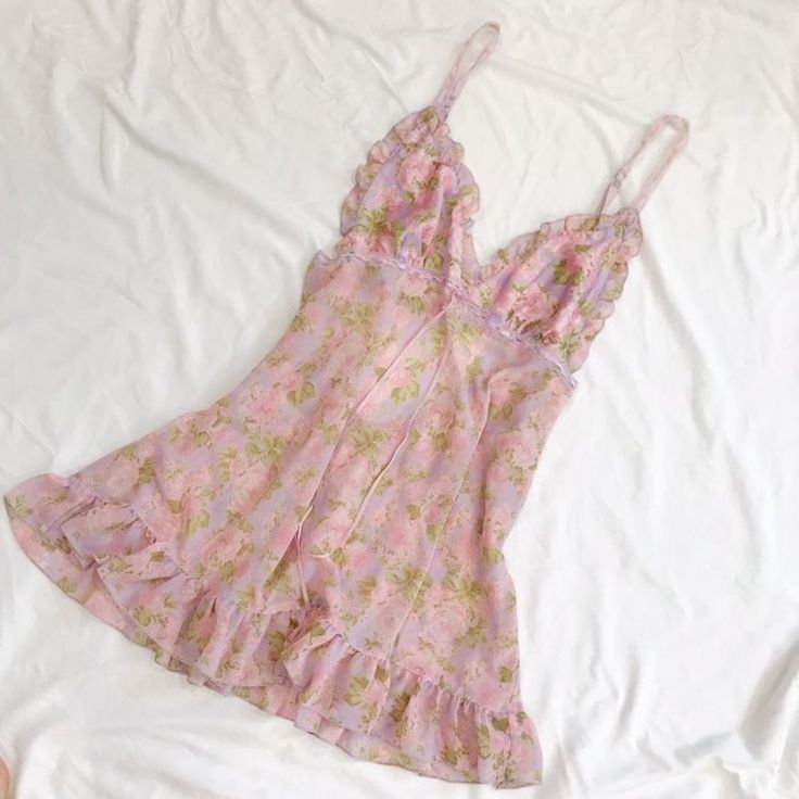 Summer Coquette, Mini Slip, Streetwear Sneakers, Victoria Secrets, Pretty Lingerie, Soft Summer, Mini Slip Dress, Fashion Fits, Mode Streetwear