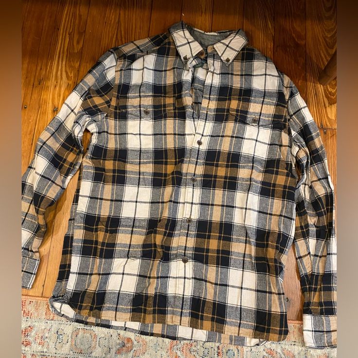 Never Worn - Woolrich Flannel Long-Sleeve Button Down Shirt - Size Medium Classic Button-up Flannel Shirt For Fall, Fall Shirt With Roll-up Sleeves And Spread Collar, Fall Cotton Shirt With Snap Buttons, Cotton Shirt With Snap Buttons For Fall, Fall Long Sleeve Shirt With Button Closure, Collared Shirt With Roll-up Sleeves For Fall, Long Sleeve Shirt With Button Closure For Fall, Classic Fall Shirt With Buttons, Plaid Shirt With Buttons For Winter