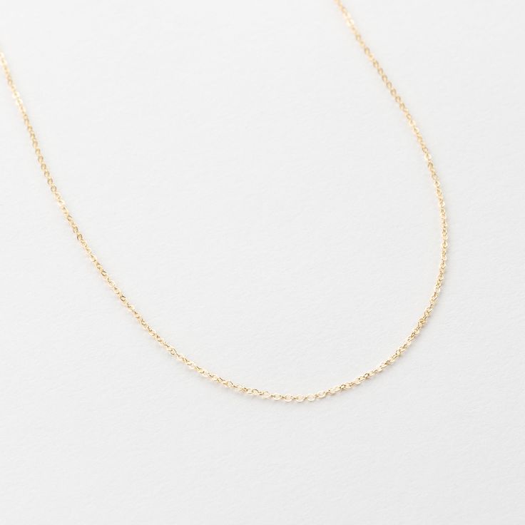 Zarte dünne Kette extrem zierlich Schichtung Kette / dünne | Etsy Classic Delicate Rose Gold Chain Necklace, Classic Rose Gold Delicate Chain Necklace, Classic Rose Gold Chain Necklace With Delicate Chain, Dainty Everyday Necklaces With Rolo Chain, Dainty Everyday Rolo Chain Necklaces, Everyday Dainty Rolo Chain Necklaces, Dainty Rolo Chain Link Necklace, Rose Gold Link Necklace With Clavicle Chain, Delicate 14k Gold Charm Necklace With Cable Chain