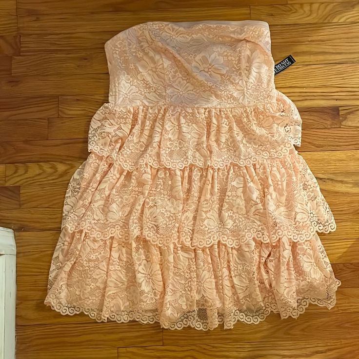 Never Worn Xl Size Light Pink Color! Spring Strapless Mini Lace Dress, Spring Strapless Lace Mini Dress, Spring Lace Strapless Mini Dress, Spring Mini Lace Strapless Dress, Spring Strapless Lace Dress For Brunch, Strapless Lace Mini Dress For Spring, Side Knot Dress, Black Holiday Dress, Yellow Strapless Dress