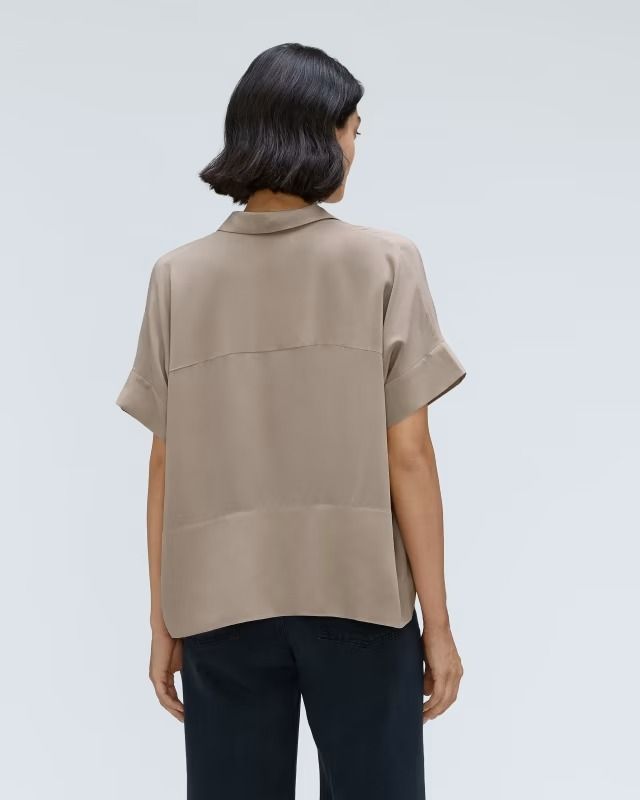 The Washable Clean Silk Short-Sleeve Square Shirt Burnt Sugar – Everlane Square Shirt, Burnt Sugar, Boxy Shirt, Silk Shorts, Loose Fitting, Silk, Square, Beauty, Clothes