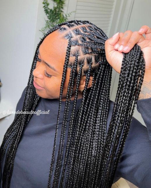 Small to Medium Knotless Braids Style Middle Part Small Knotless Box Braids, Knotless Braids And Makeup, Small Part Box Braids, Extra Small Braids For Black Women, Small Flat Knotless Braids, Super Small Knotless Braids, Extra Small Knotless Braids Long, Small Part Knotless Braids, Extra Small Box Braids Long