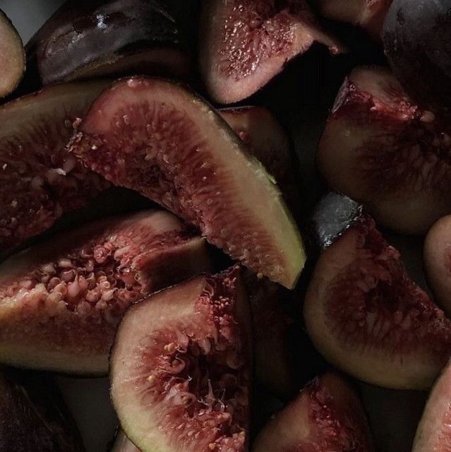 sliced figs sitting on top of each other