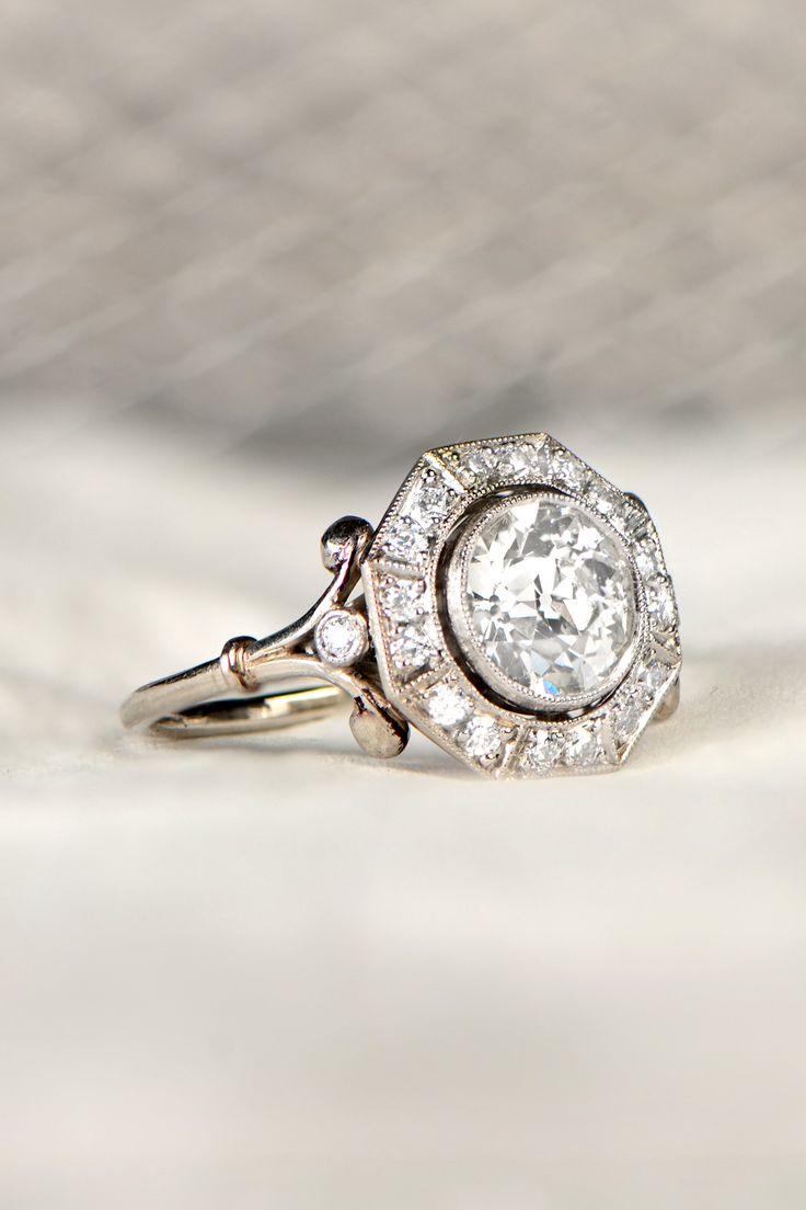 A beautiful Edwardian Era Ring, showcasing a gorgeous old mine cut diamond in the center. Royal Rings, Moissanite Engagement Ring White Gold, Estate Diamond Jewelry, Sapphire Engagement Ring Set, Family Jewelry, Oval Cut Engagement Ring, Edwardian Style, Jewellery Inspiration, Sparkly Things