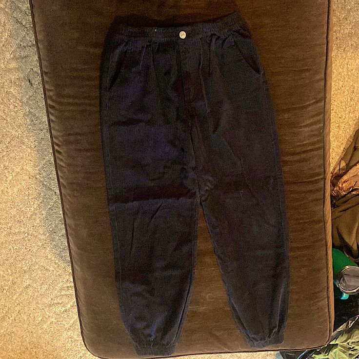 Never Worn Forever 21 Corduroy Black Joggers Size Medium Casual Black Bottoms From Forever 21, Black Corduroy Pants For Streetwear, Black Corduroy Pants For Spring, Casual Corduroy Jeans For Streetwear, Trendy Forever 21 Cotton Pants, Trendy Cotton Pants By Forever 21, Forever 21 Cotton Bottoms For Fall, Forever 21 Casual Streetwear Bottoms, Black Casual Corduroy Jeans