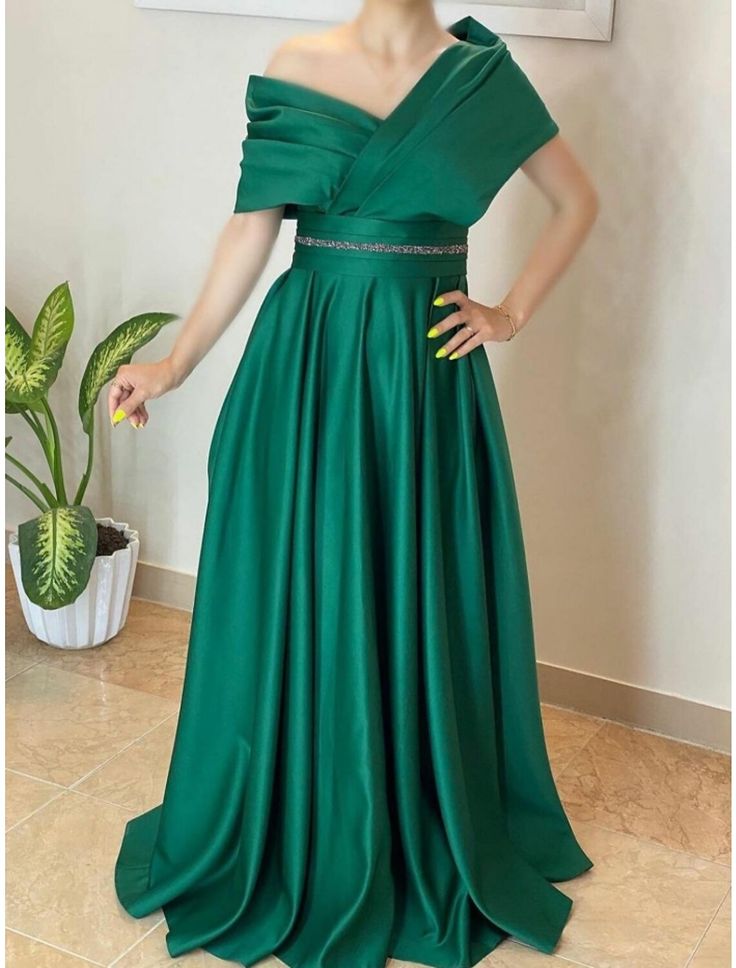 A-Line Evening Gown Elegant Dress Formal Sweep / Brush Train Christmas Red Green Dress Short Sleeve Off Shoulder Satin with Pleats Crystals Green Dress Short, Red Green Dress, Train Christmas, Gown Elegant, Dresses Formal Elegant, Evening Gowns Elegant, Dress Short Sleeve, Dress Formal, Christmas Red