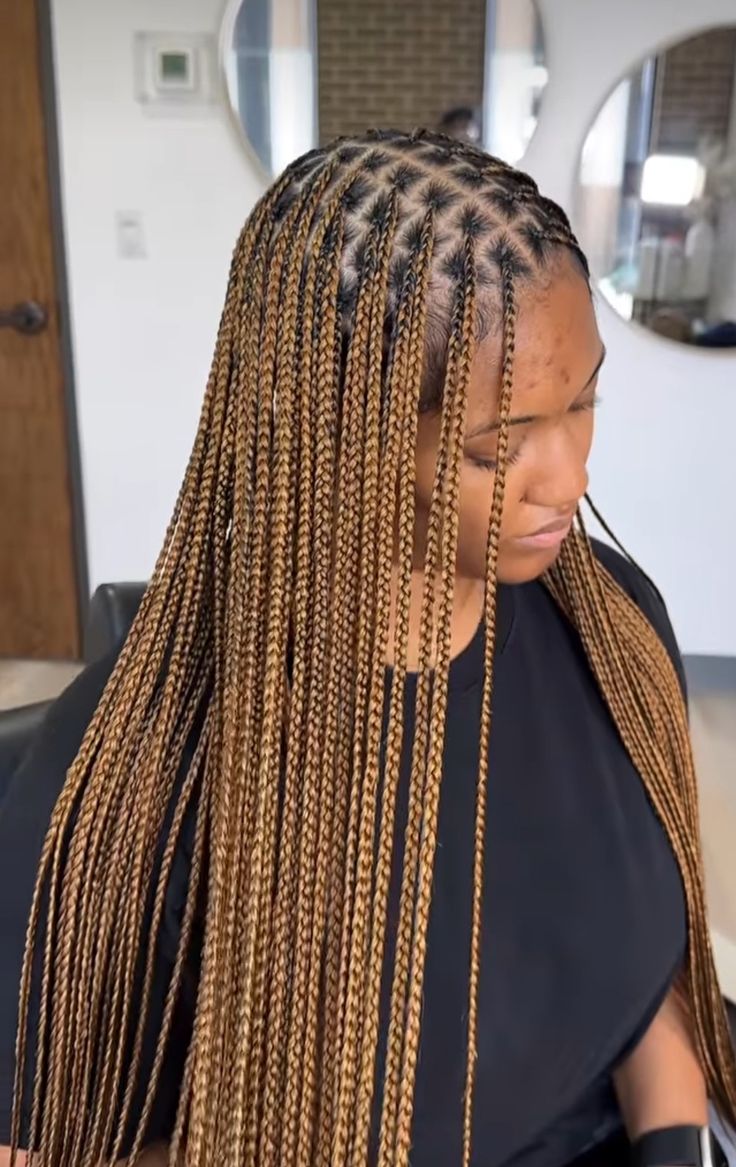 Ombre Brown Box Braids, Honey Blonde And Brown Box Braids, Gold Braids For Black Women, Caramel Blonde Braids, Box Braids Honey Blonde, Honey Braids, Knotless Box Braids Black, Honey Blonde Braids Black Women, Honey Brown Braids