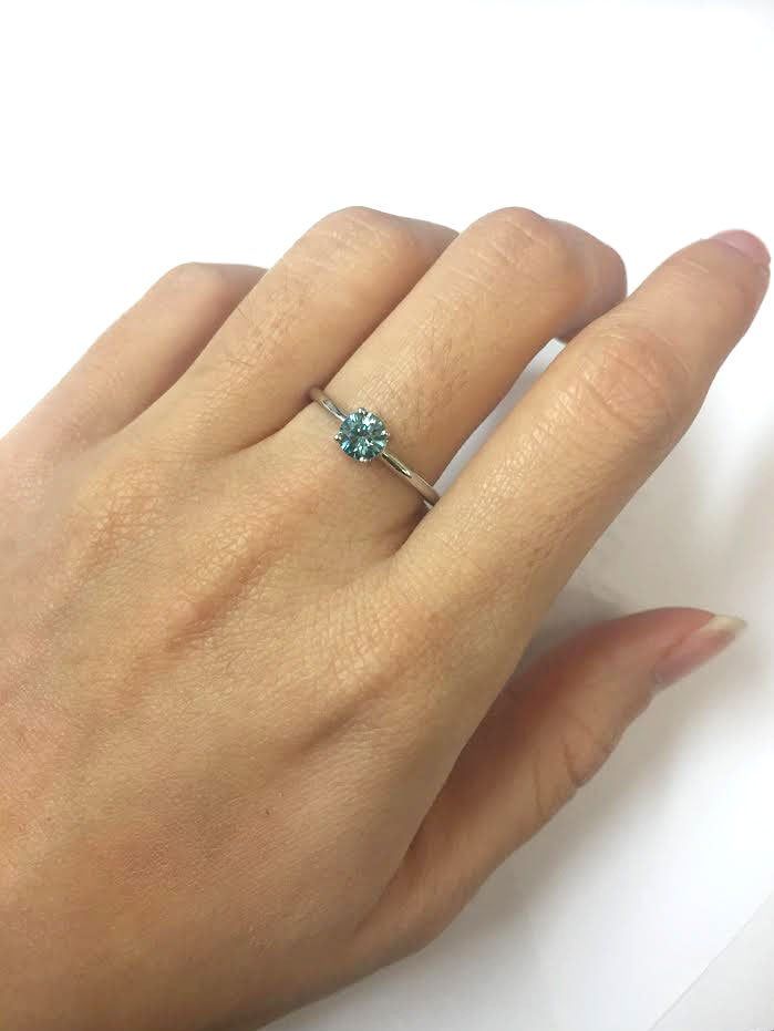 ◈ Brilliant Forever ◈ ◈ Ring Details ◈ > Metal : Solid 14K White & Rose & Yellow Gold > Head Height :4.0 mm > Band Width : 1.5mm > 5 mm AAA Natural Blue Zircon (Approx:0.5ct) Made to Order. All Handmade in United States. 18K Available upon request please contact us. ---------------------------------------------------------------------------- Please visit our Unique& Classic jewelry shop >> https://etsy.me/2X6AbAH ----------------------------------------------------- Blue Topaz Solitaire Ring Round Cut, Blue Solitaire Topaz Ring With Round Stone, Blue Solitaire Topaz Ring Round Cut, Blue Cubic Zirconia Promise Ring, Blue Cubic Zirconia Birthstone Promise Ring, Blue Solitaire Birthstone Ring, Blue Diamond Birthstone Ring For Promise, Blue Diamond Birthstone Promise Ring, Blue Solitaire Birthstone Ring With Round Stone