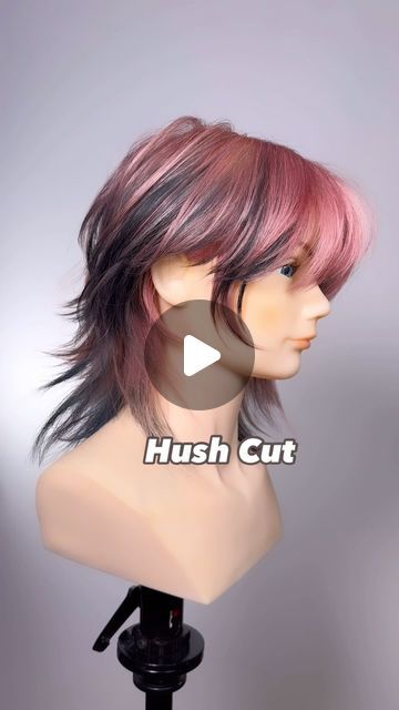 Cool Shaggy Haircuts, Female Wolfcut Hairstyle, Messy Short Haircut For Women, Hush Haircut Medium Length, Wolf Cut Shaggy Hair, Silver Shag Hair, Diy Short Wolfcut, Mullet Hairstyle Women Fine Hair, Cute Short Haircuts With Layers