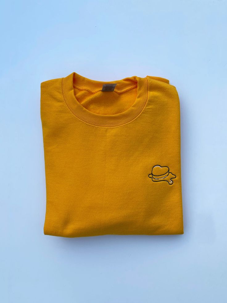 JUST RESTOCKED :) Premium embroidered crewneck sweatshirt. Made with a classy triad of colors, the design is embroidered onto a high quality butter-yellow crewneck. Please refer to the size guide in the listing for sweatshirt measurements. If you have any questions, please feel free to message me :) If there's a specific size+color you would like but it's out of stock, please message us! I'll try my best to accommodate :) Comes with freebies :) Yellow Cotton Top With Embroidered Logo, Yellow Crew Neck Relaxed Fit Sweatshirt, Yellow Crew Neck Tops With Embroidered Logo, Yellow Relaxed Fit Crew Neck Sweatshirt, Yellow Cotton Crew Sweatshirt, Yellow Crewneck, Heart Sweatshirt, Butter Yellow, Embroidered Crewneck