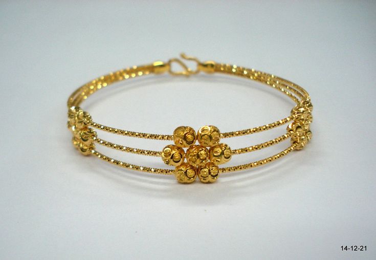 Ethnic 18kt gold beads bracelet form rajasthan India. Great handamde design good for jewelry collection. Note - Please check pictures carefully for more detail. Bangle Size - 5.4 cm (2.1 inches) Wirth Max. - 10 mm weight - 9.230 grams Material - 18kt yellow gold. Gold Fusion Bracelets With Round Beads, Yellow Gold Bracelet With Gold Beads For Wedding, Traditional Gold Beaded Bracelets For Formal Occasions, Elegant Gold Beaded Bracelets For Festivals, 22k Gold Beaded Bracelet Gift, Traditional Yellow Gold Bracelets With Gold Beads, Yellow Gold Bangle For Festivals, Traditional Yellow Gold Jubilee Bangle, Gold Bracelets With Round Beads In 22k Gold