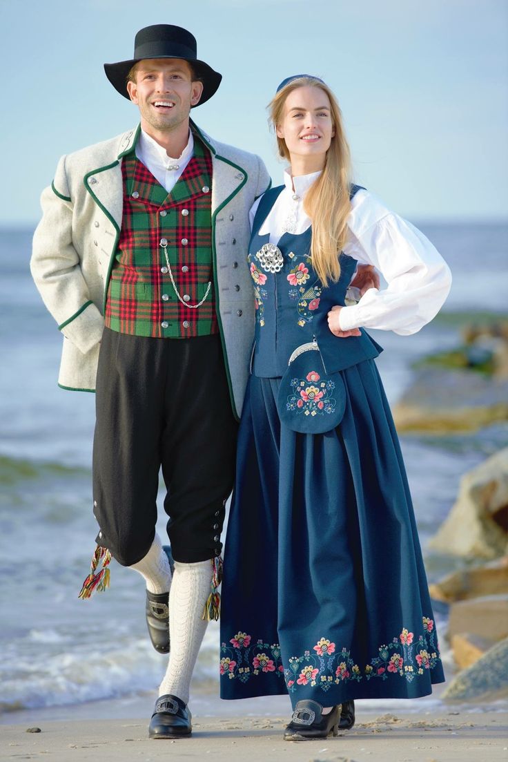 Norway Traditional Finnish Clothing, Traditional Norwegian Clothing, Denmark Clothing, Nordic Style Fashion, Norwegian Dress, Nordic Clothing, Norway Fashion, Swedish Dress, Frozen Jr