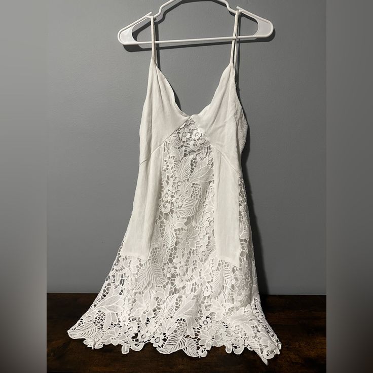 Size Small Nwot !!!! Purchased For A Wedding And Picked A Different Dress To Wear And Didn’t Return In Time Give Me An Offer ! Simple White Sundress, Vintage White Slip Dress, White Country Dress, 2024 Beach, Eyelet Lace Dress, White Slip Dress, White Sundress, Country Dresses, Boho Dresses