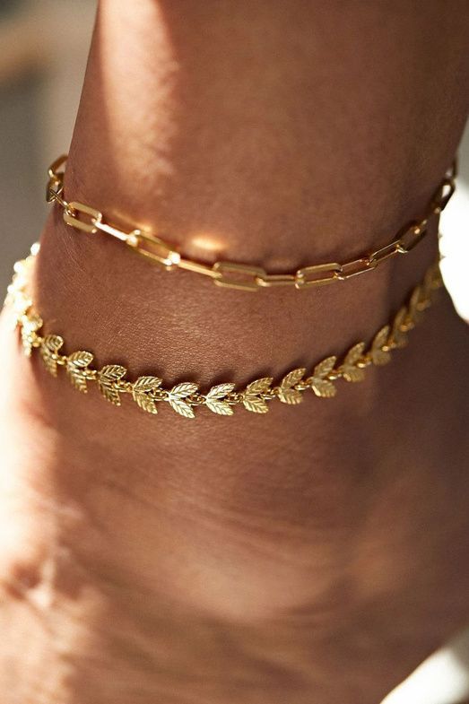 Bold Link Anklet. Be ready for the beach or chill poolside any day. Your ankles will thank you! Easy wearing and sleek so you can accentuate any outfit or your favorite summer shoes. womens gold anklet, Trendy womens gold anklet, Unique womens gold anklet, Popular womens gold anklet, Best womens gold anklet, Fashionable womens gold anklet! #jewellry #goldanklets #goldjewelry #rellery #womensfashion Trendy Spring Festival Anklets, Trendy Summer Festival Anklets, Trendy Adjustable Anklets For Vacation, Trendy Adjustable Anklets For Summer, Trendy Anklets For Spring Vacation, Trendy Beach Anklets For Spring, Trendy Spring Beach Anklets, Trendy Anklets For Summer Vacation, Trendy Anklets For Vacation In Summer