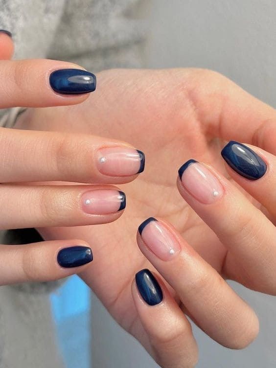 Pink Navy Nails, Short Nails Dark Blue, Simple Dark Blue Nails, Navy Blue Square Nails, Short Gel Nails Blue, Nail Ideas Dark Blue, Short Nails Ideas Winter, Blue Gel Nails Short, Short Navy Blue Nails