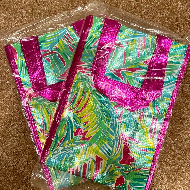 Lilly Pulitzer Reusable Bag Gift With Purchase Tropical Storm Print New In Plastic Bag This Listing Is For Two Bags Casual Pink Reusable Bag, Pink Reusable Beach Bag, Pink Reusable Tote Bag, Pink Vacation Gift Bag, Pink Towels, Woven Wood, Tropical Storm, Gift With Purchase, Grab Bag