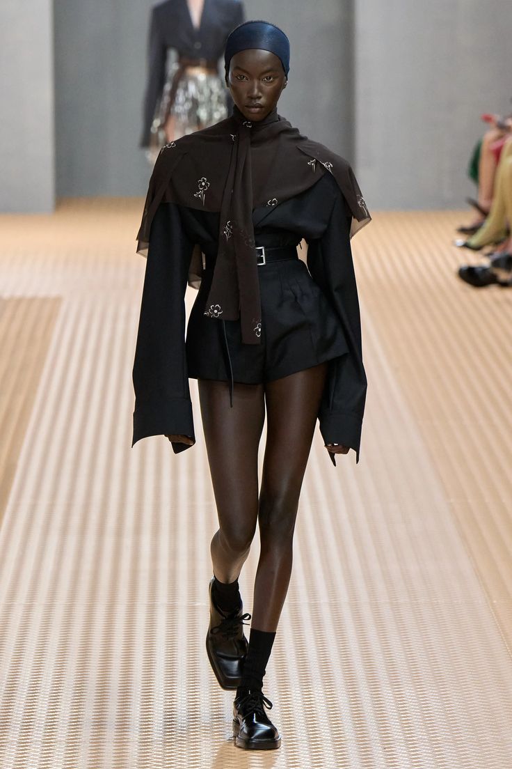 Prada Fashion Show, Prada Runway, Milan Fashion Week Runway, 2024 Runway, Best Of Fashion Week, Prada Fashion, Prada Collection, Prada Spring, 2025 Fashion