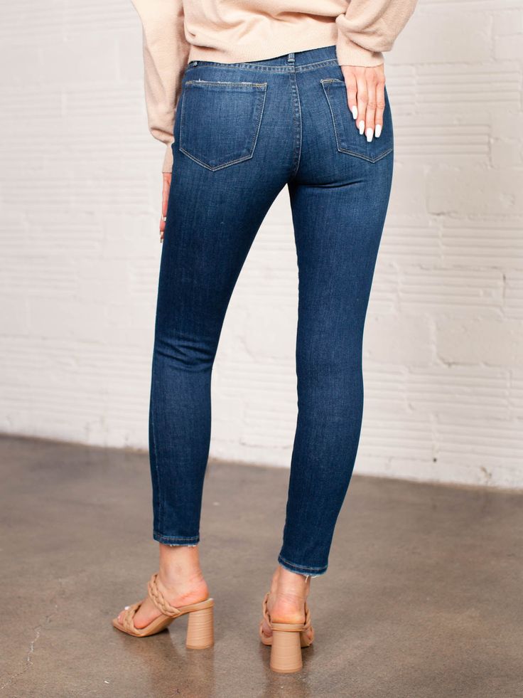 Frame Le High Skinny Crop Terre Degradable. Everyday Dark Wash Jeans With Frayed Hem, Dark Wash Bottoms For Everyday Fall Wear, High Rise Medium Wash Jeans For Fall, Fall Dark Wash Bottoms With Frayed Hem, Everyday Mid-rise Fall Bottoms, Classic Dark Wash Cropped Denim Jeans, Fall Medium Wash Mid-rise Jeans, Dark Wash Five-pocket Jeans For Fall, Dark Wash Jeans With Five Pockets For Fall