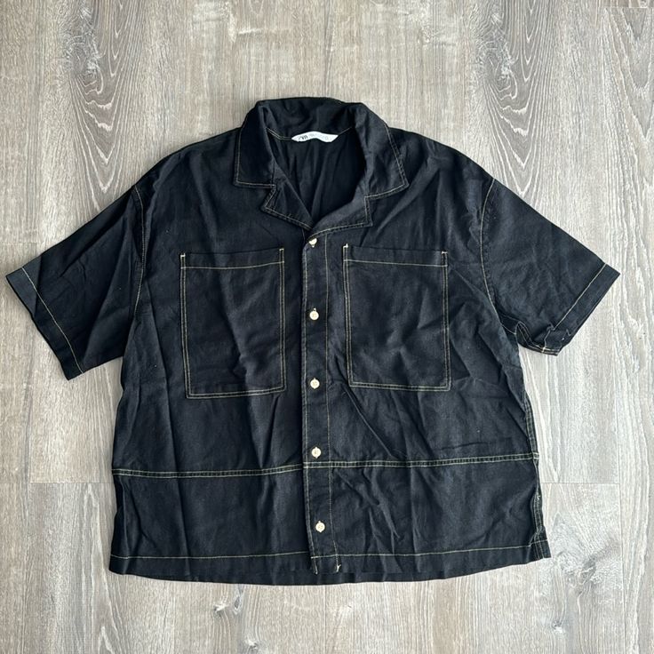 Size Medium Zara Shirt. It Has Not Been Worn Yet And Is Nwot Relaxed Fit Utility Top For Streetwear, Short Sleeve Tops With Buttons For Streetwear, Short Sleeve Buttoned Tops For Streetwear, Streetwear Short Sleeve Tops With Buttons, Utility Style Tops For Summer Streetwear, Cotton Short Sleeve Shirt With Button Closure For Streetwear, Cotton Utility Shirt With Camp Collar, Utility Style Short Sleeve Relaxed Fit Shirt, Summer Utility Streetwear Tops