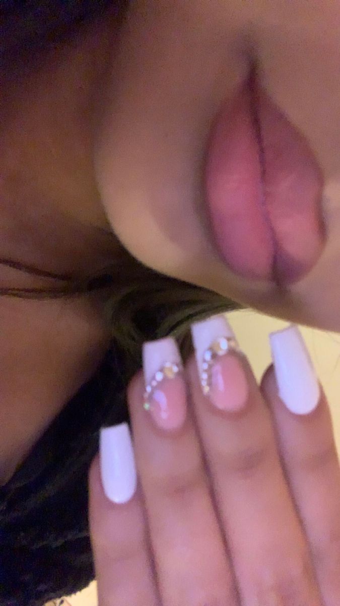 Copy And Paste Latina Nails Short, Nails Copy And Paste Latina, Nail Selfies Instagram, Latina Aesthetic Nails, Simple Latina Nails, Honolulu Nails, Copy N Paste Latina Nails, Latina Short Nails, Cute Latina Nails